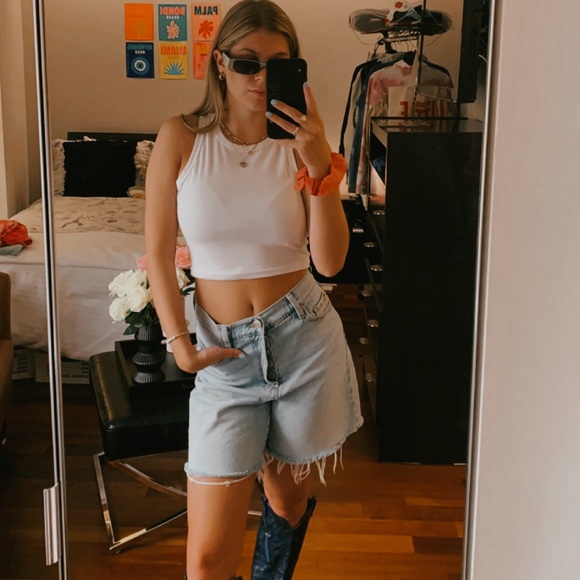 Meet your Posher, Kenzie - Picture 3 of 6